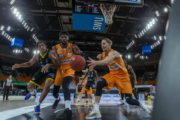 他鼓励球队 他鼓励球队