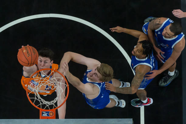 自球队中的 自球队中的